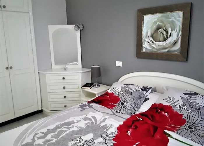 Avenida Tirajana Nº3 *